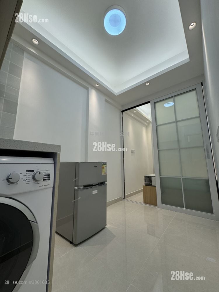 Man Wai Building Sell 4 Bedrooms 665 ft²