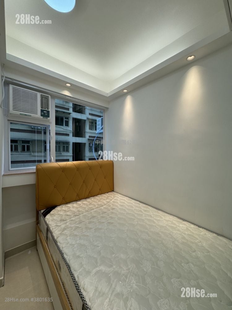 Man Wai Building Sell 4 Bedrooms 665 ft²