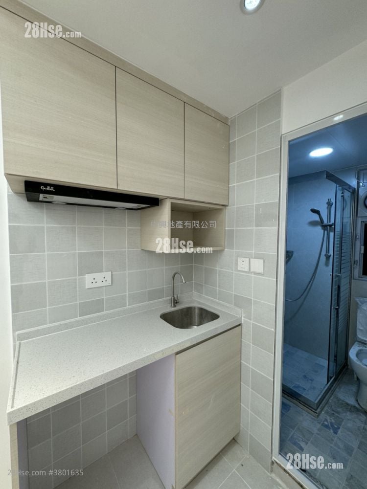 Man Wai Building Sell 4 Bedrooms 665 ft²