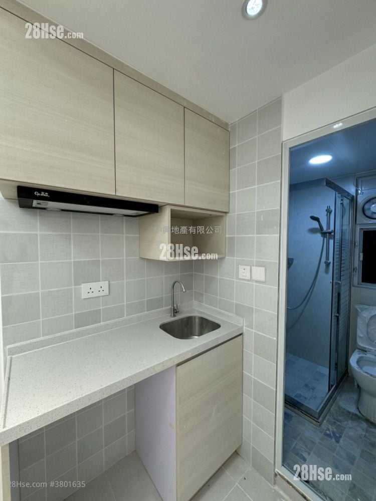 Man Wai Building Sell 4 Bedrooms 665 ft²