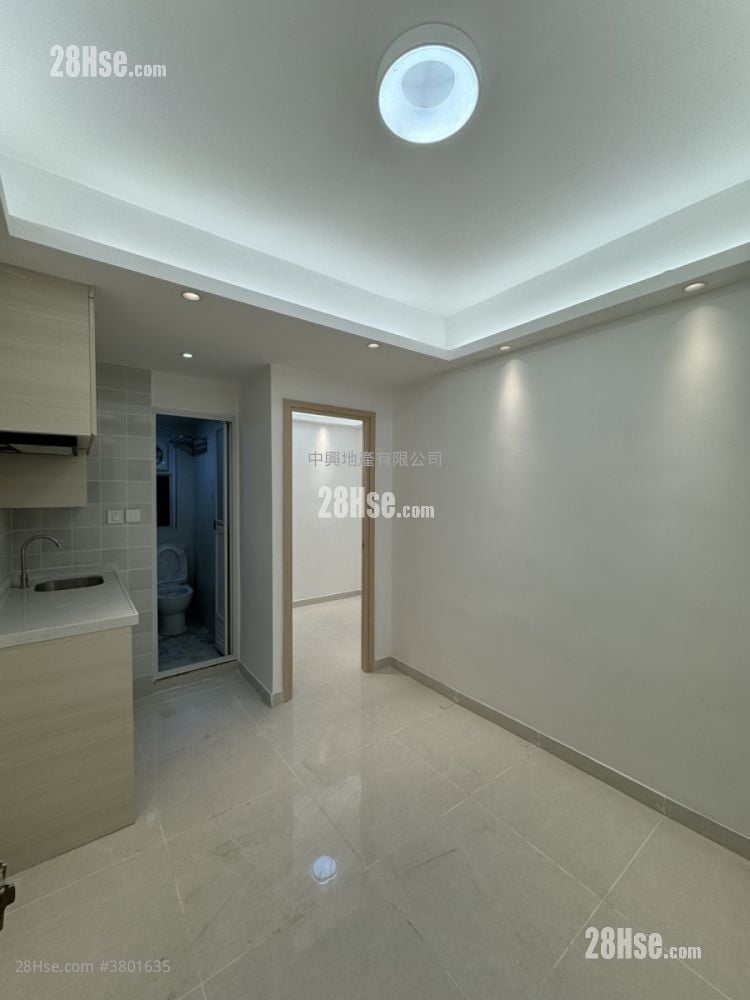 Man Wai Building Sell 4 Bedrooms 665 ft²