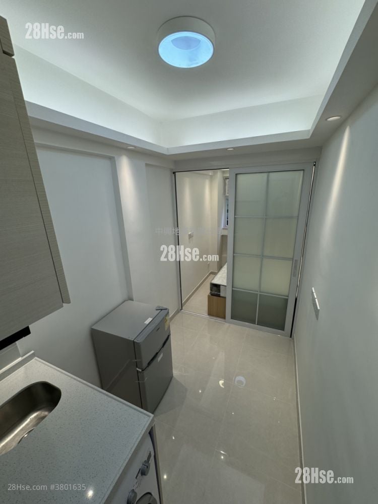 Man Wai Building Sell 4 Bedrooms 665 ft²