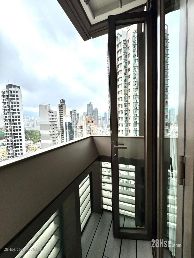 Sutton Sell 1 Bedroom , 1 Bathroom 379 ft²