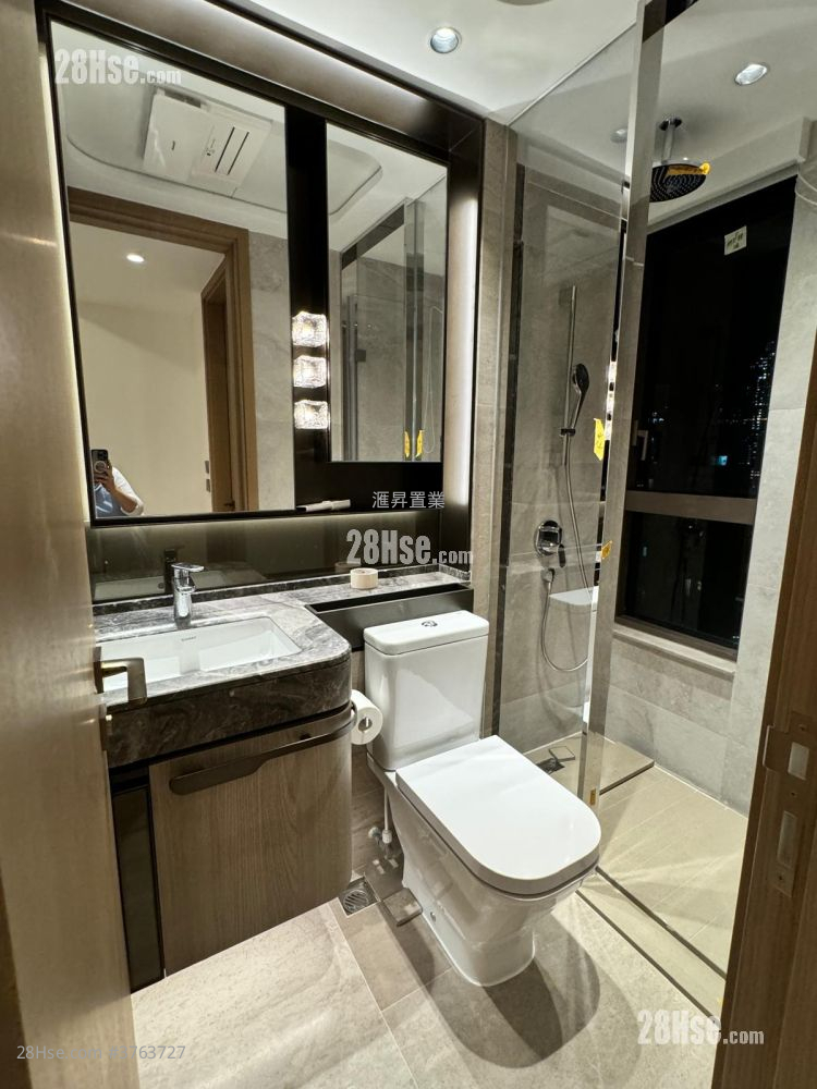 Sutton Sell 1 Bedroom , 1 Bathroom 379 ft²