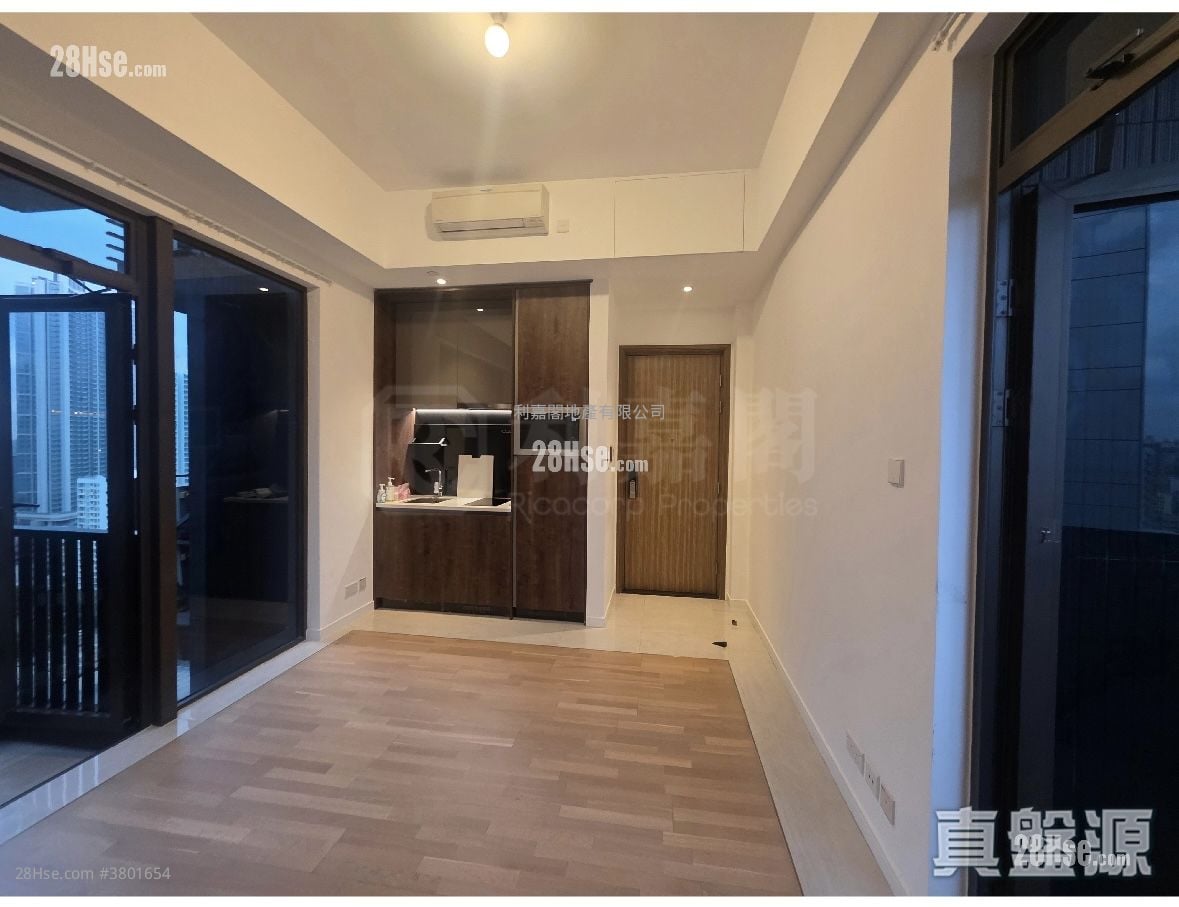 Hyde Park Rental Studio , 1 Bathroom 306 ft²