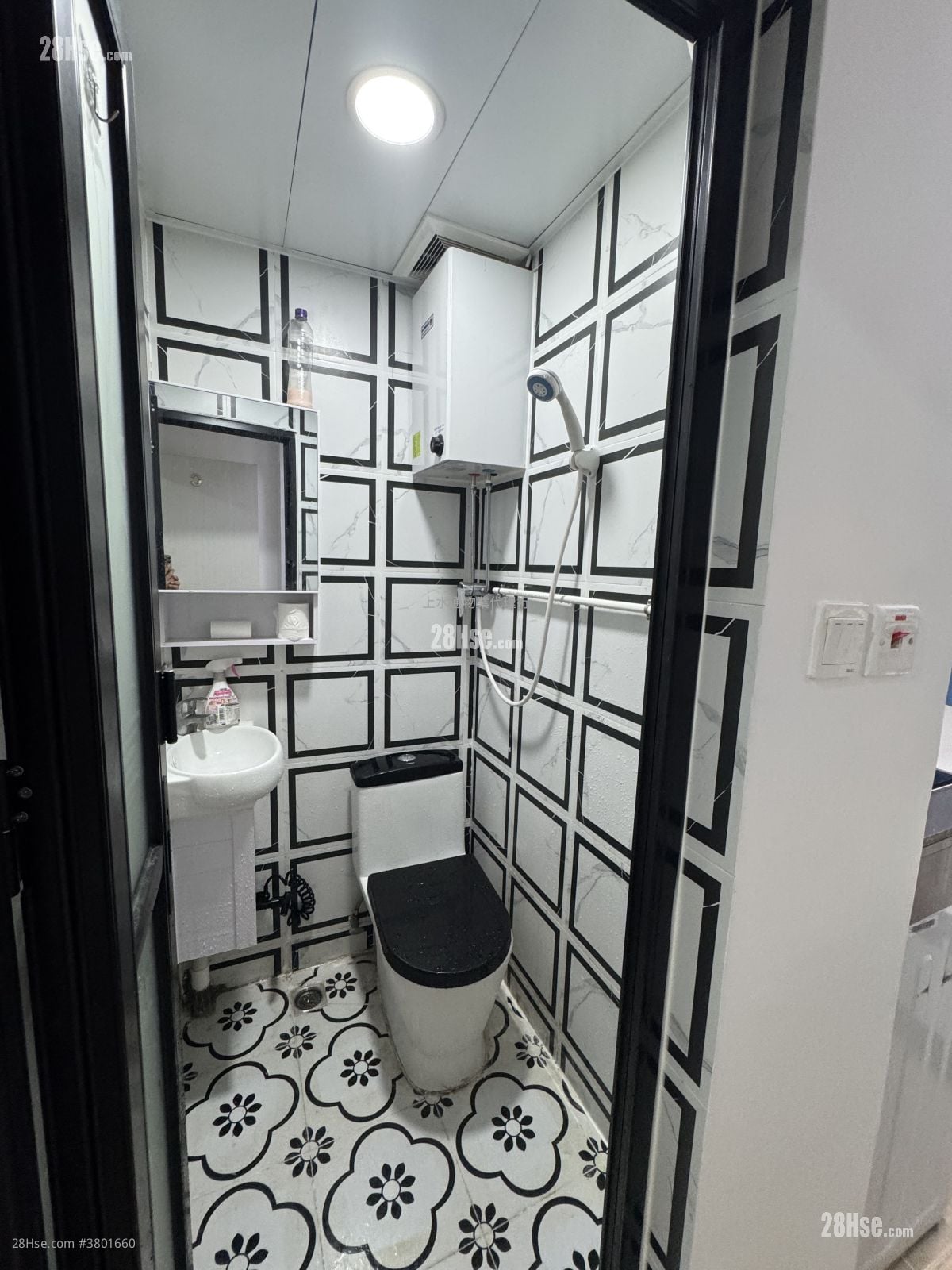 唐楼 租盘 120 平方尺