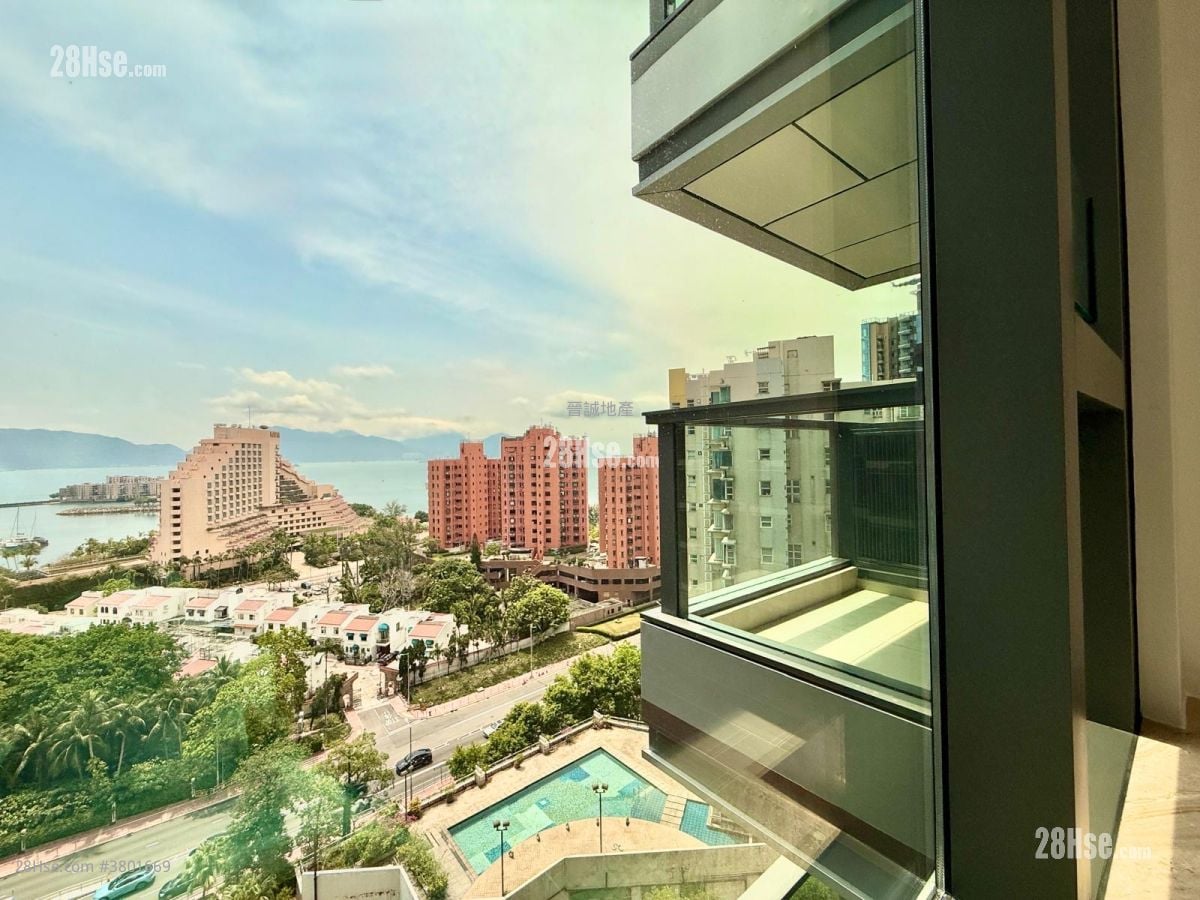 Gold Coast Bay Sell 2 Bedrooms , 1 Bathroom 448 ft²