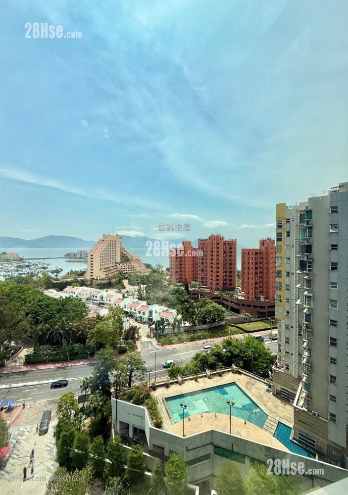 Gold Coast Bay Sell 2 Bedrooms , 1 Bathroom 448 ft²