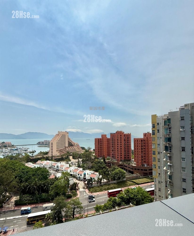 Gold Coast Bay Sell 2 Bedrooms , 1 Bathroom 448 ft²