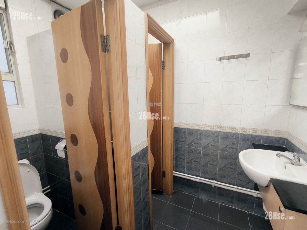 Tong Yuen Factory Building Rental 4 Bedrooms , 2 Toilets 2,100 ft²