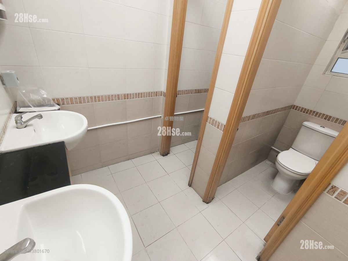 Tong Yuen Factory Building Rental 4 Bedrooms , 2 Toilets 2,100 ft²