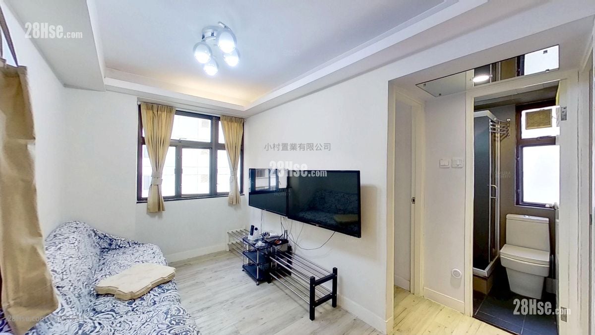 living room: Hang Shun Mansion Rental 2 Bedrooms , 1 Bathroom 328 ft²