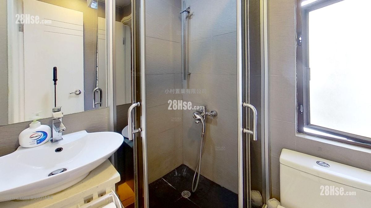 bathroom: Hang Shun Mansion Rental 2 Bedrooms , 1 Bathroom 328 ft²