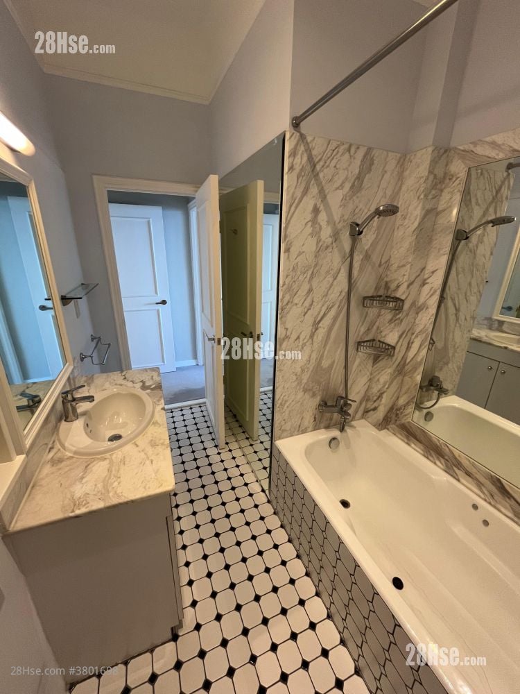 La Hacienda 租盘 3 房 , 3 浴室 2,734 平方尺