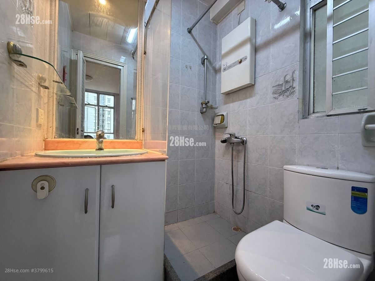 Whampoa Garden Sell 3 Bedrooms , 2 Bathrooms 639 ft²