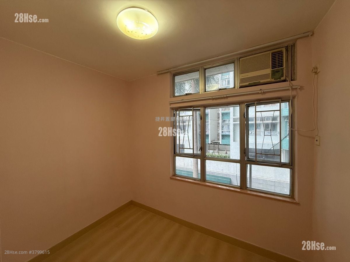 Whampoa Garden Sell 3 Bedrooms , 2 Bathrooms 639 ft²