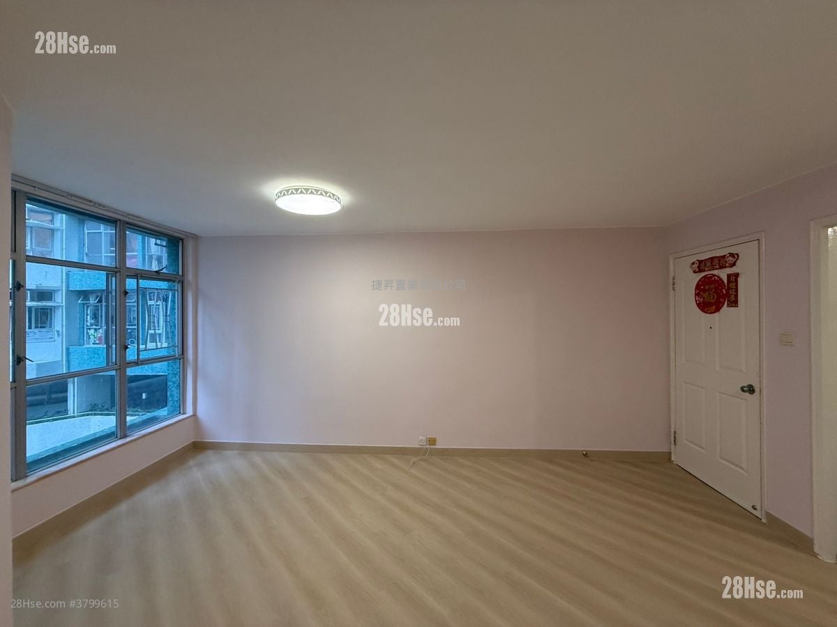 Whampoa Garden Sell 3 Bedrooms , 2 Bathrooms 639 ft²