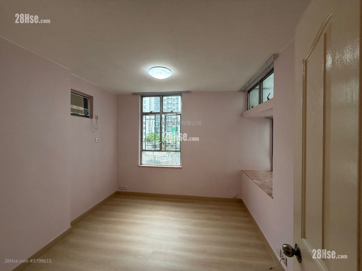 Whampoa Garden Sell 3 Bedrooms , 2 Bathrooms 639 ft²