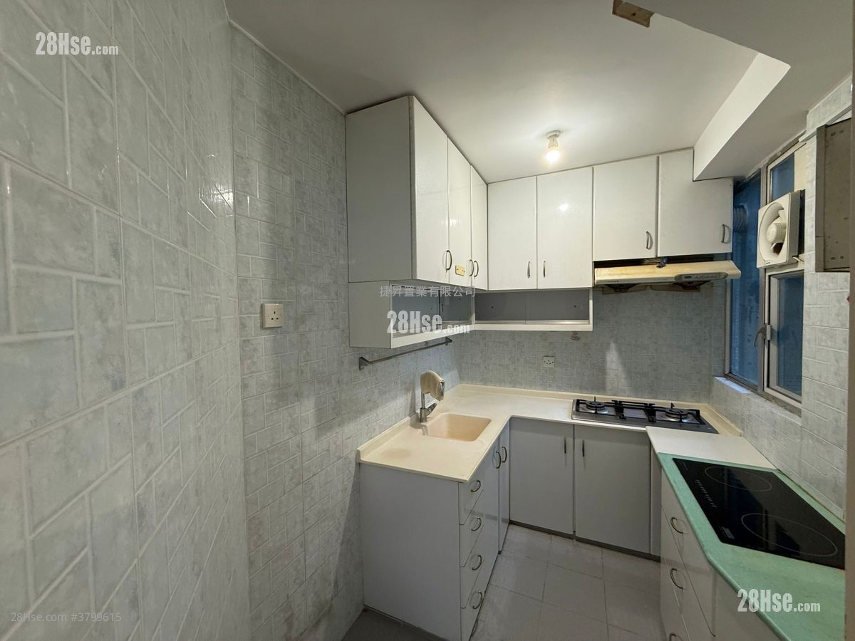 Whampoa Garden Sell 3 Bedrooms , 2 Bathrooms 639 ft²
