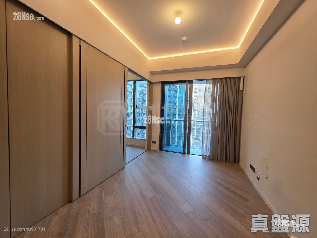 Henley Park Sell 1 Bedroom 388 ft²