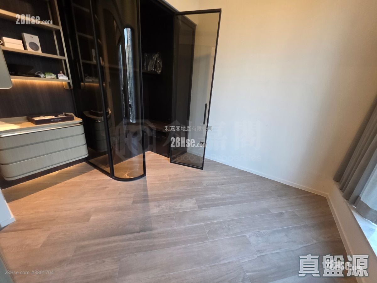 Henley Park Sell 1 Bedroom 388 ft²