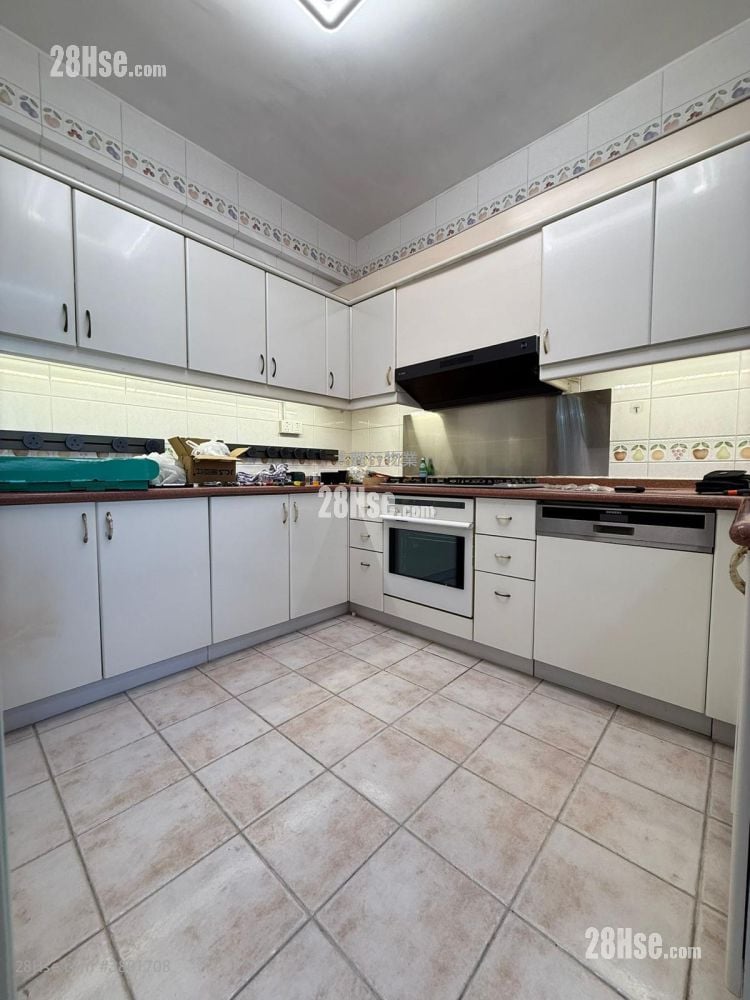 Glen Haven Sell 4 Bedrooms , 2 Bathrooms 1,453 ft²