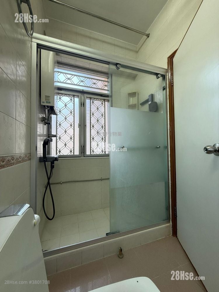 Glen Haven Sell 4 Bedrooms , 2 Bathrooms 1,453 ft²