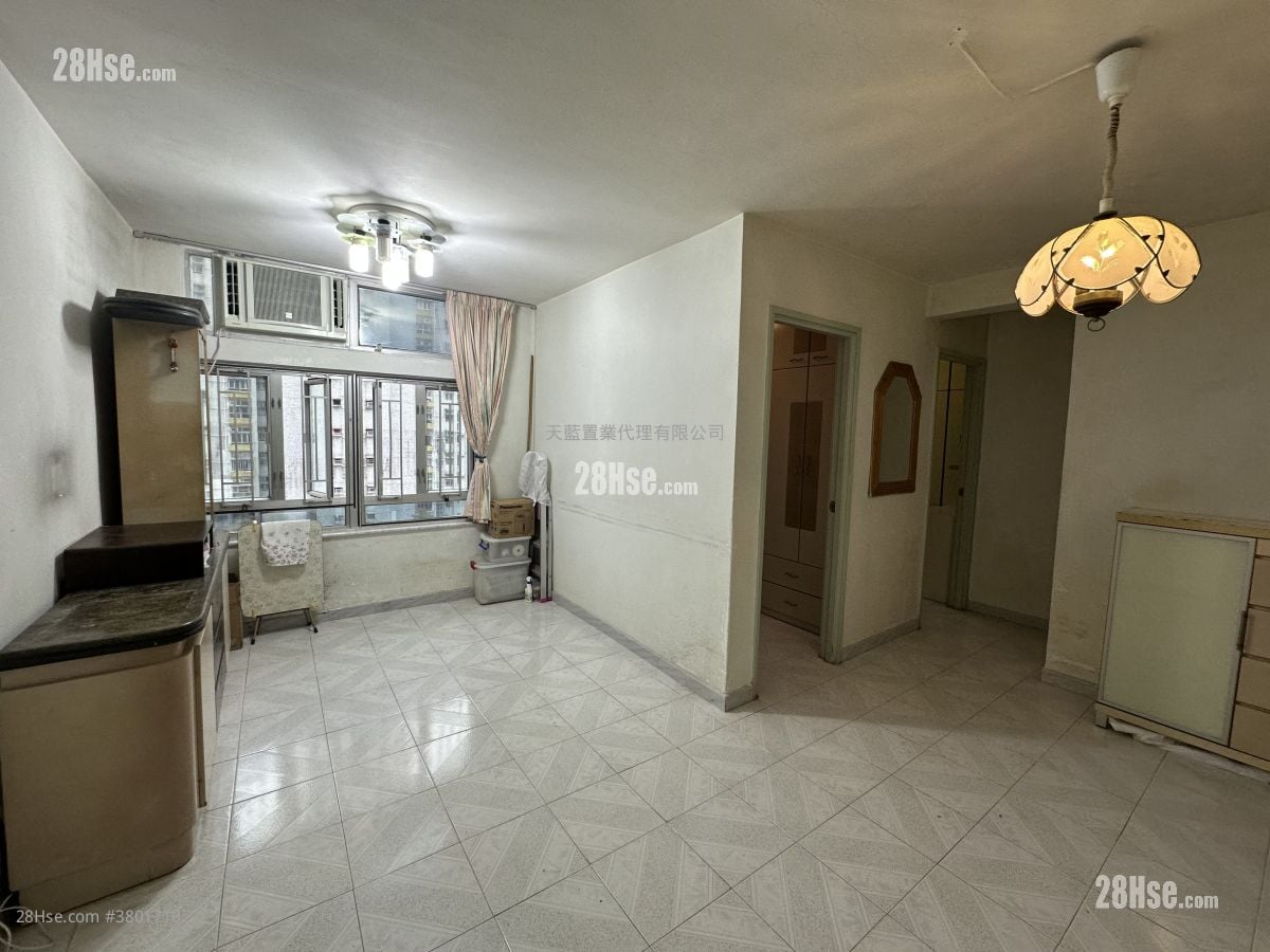 Ying Ming Court Sell 3 Bedrooms , 1 Bathroom 554 ft²