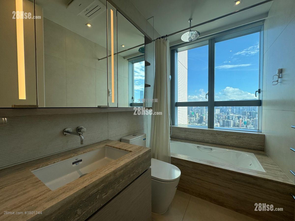 No. 15 Homantin Hill Sell 3 Bedrooms , 3 Bathrooms 3,170 ft²