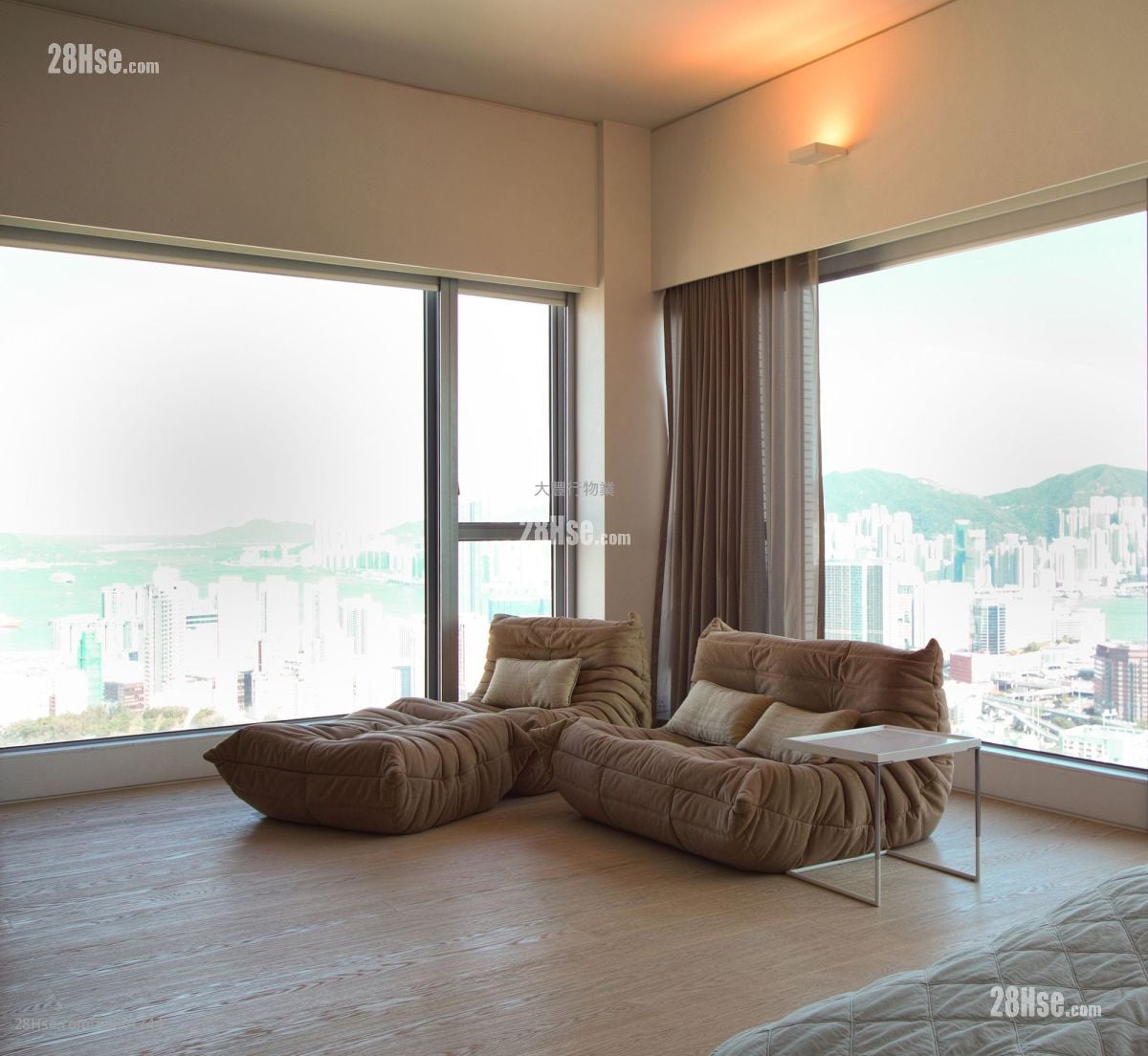 No. 15 Homantin Hill Sell 3 Bedrooms , 3 Bathrooms 3,170 ft²