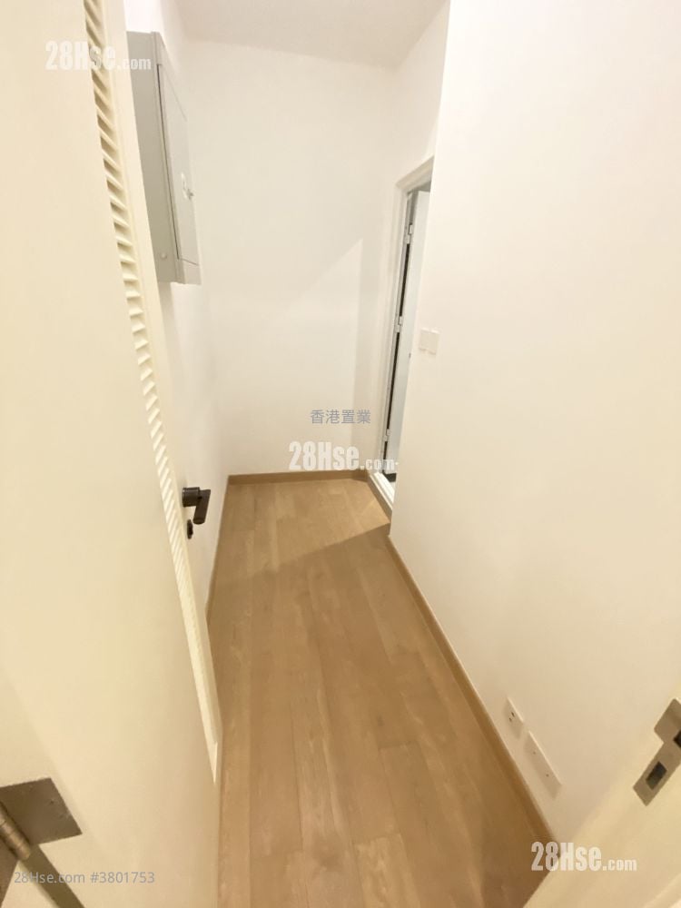 Savannah Sell 3 Bedrooms , 2 Bathrooms 970 ft²