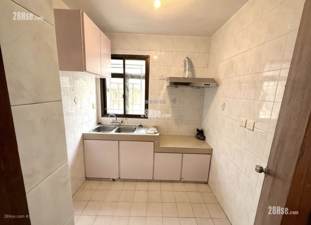 Village Rental 1 Bedroom , 1 Bathroom 700 ft²