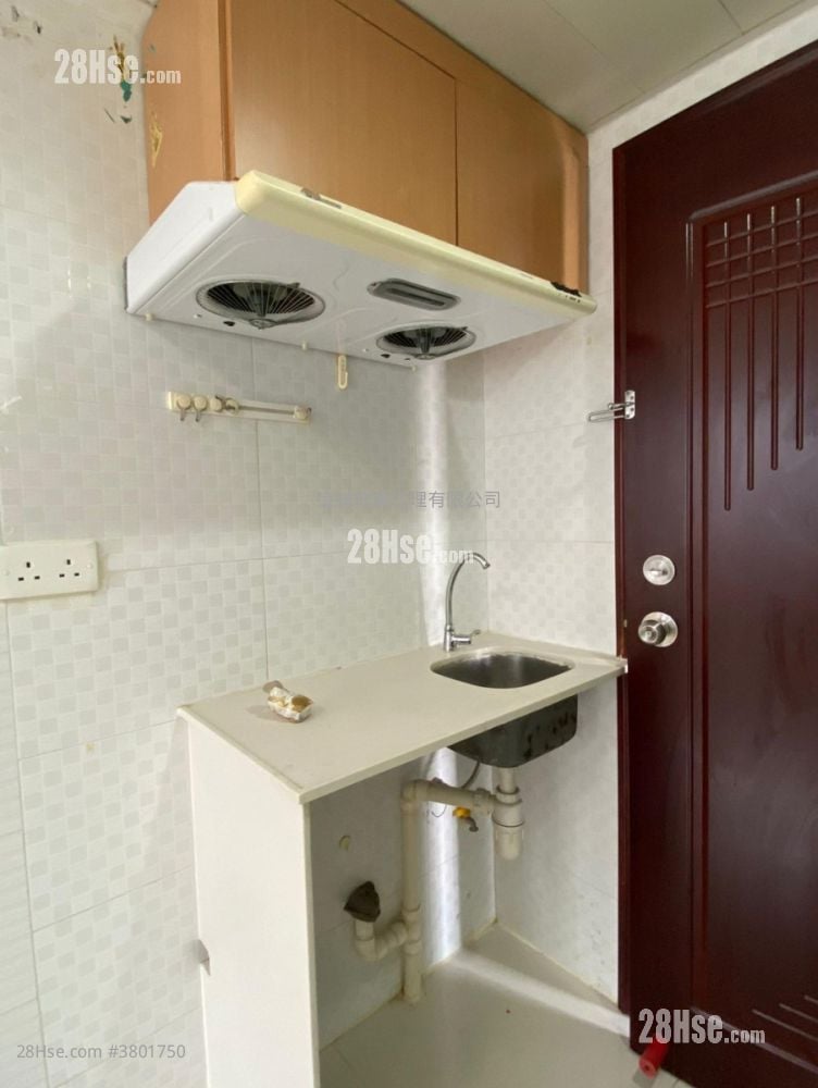 Chau Hop Shing Building Rental 1 Bathroom 130 ft²