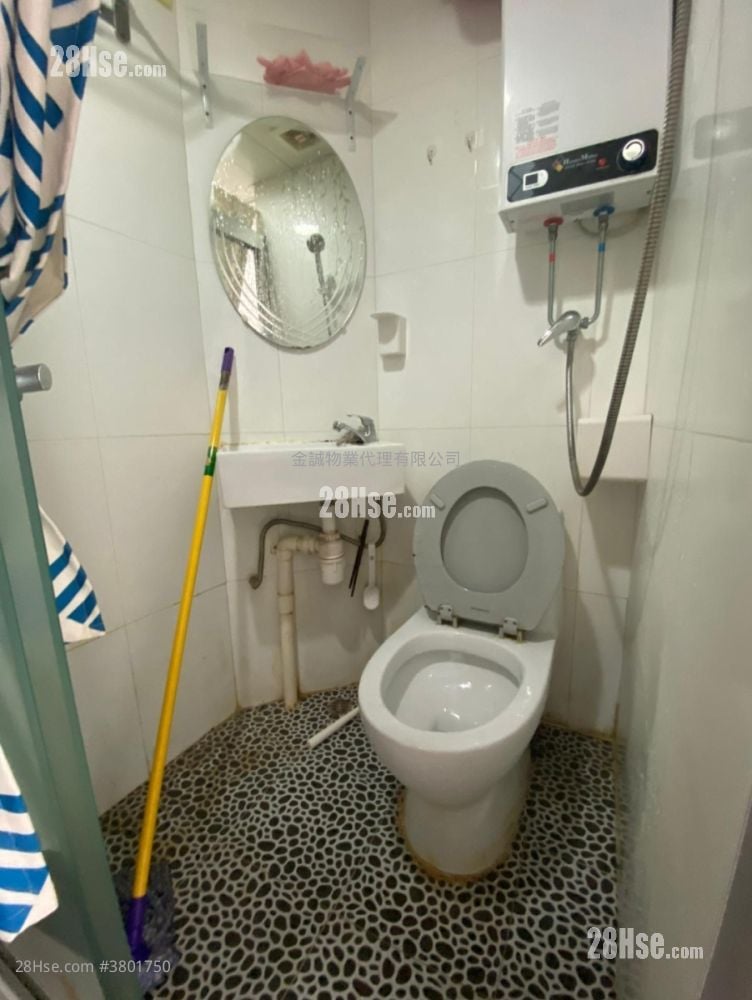 Chau Hop Shing Building Rental 1 Bathroom 130 ft²