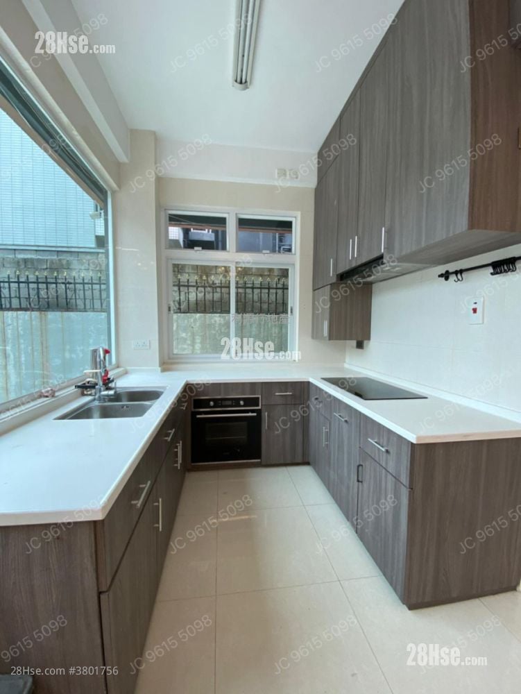 村屋 租盘 5+ 房 , 5+ 浴室 1,600 平方尺