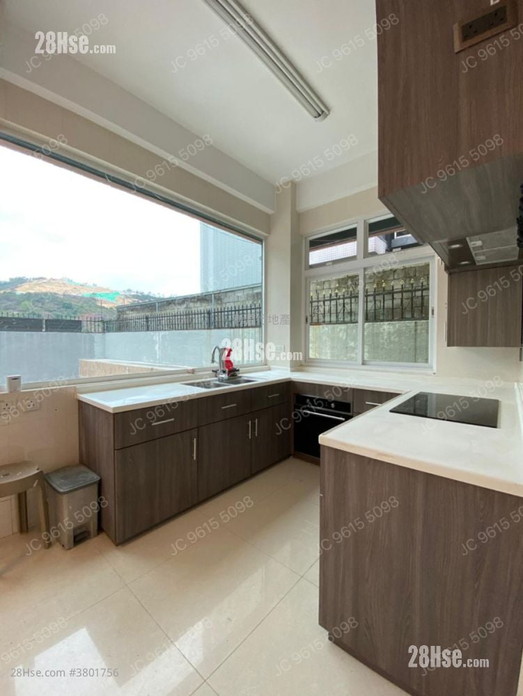 村屋 租盘 5+ 房 , 5+ 浴室 1,600 平方尺