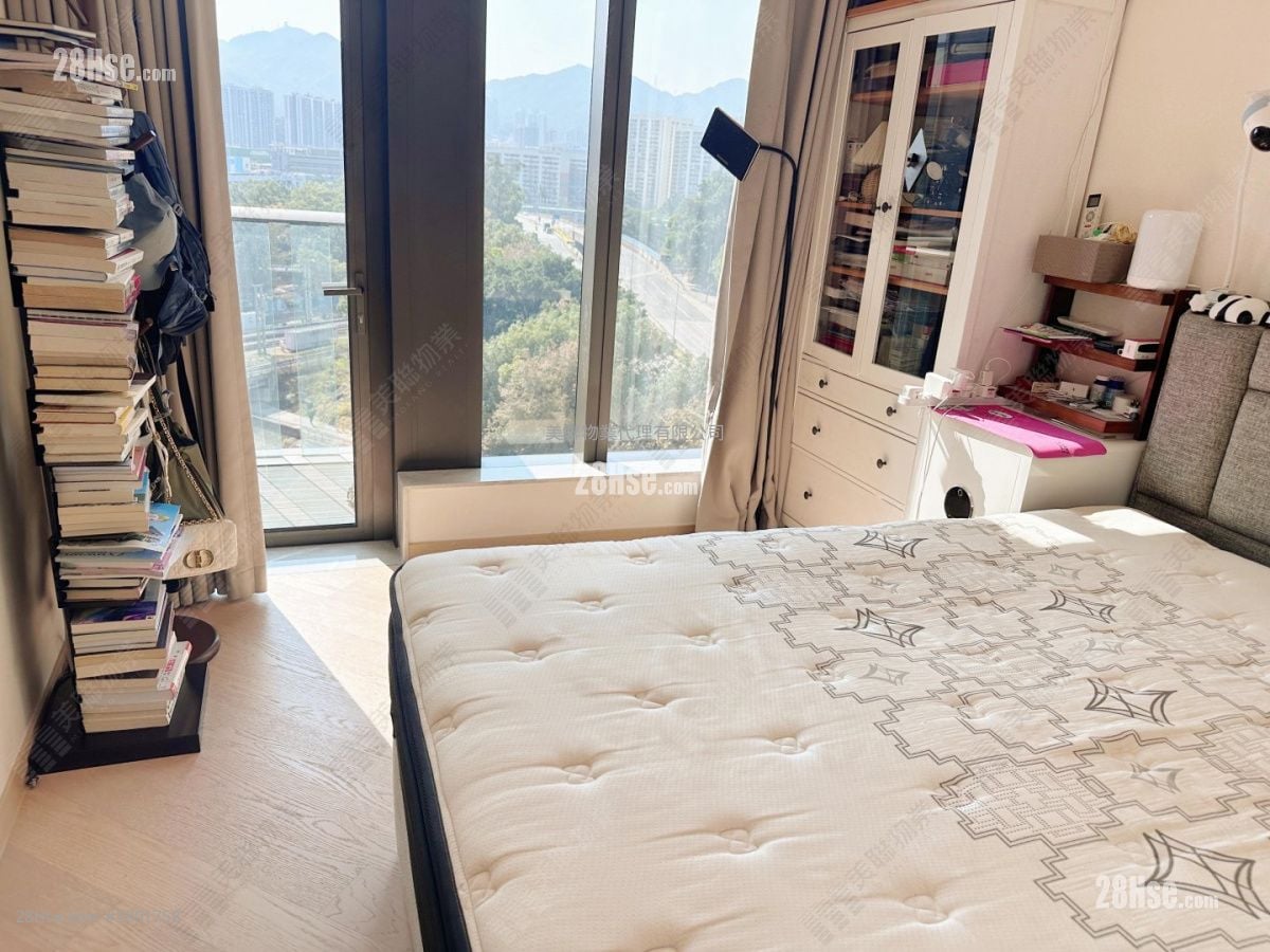 The Arles Rental 945 ft²