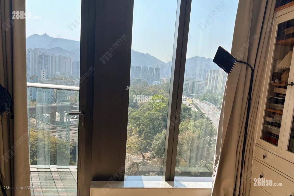 The Arles Rental 945 ft²