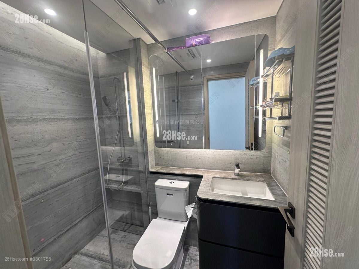 The Arles Rental 945 ft²