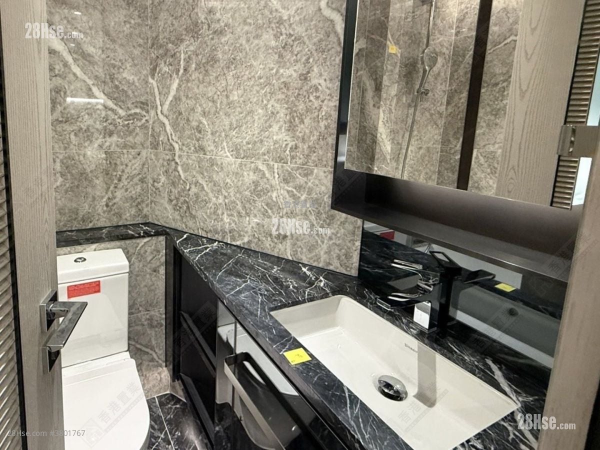 浴室: 港岛南岸 租盘 2 房 , 1 浴室 454 平方尺