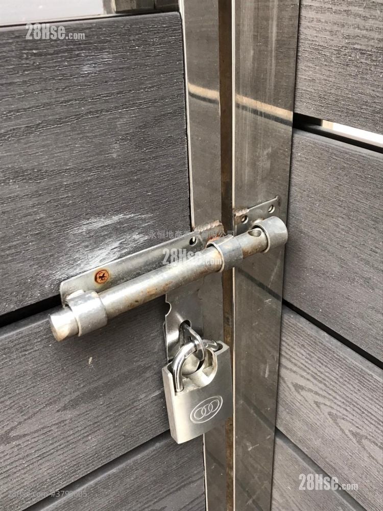 Chinese Mansion Rental 1 Bathroom 484 ft²