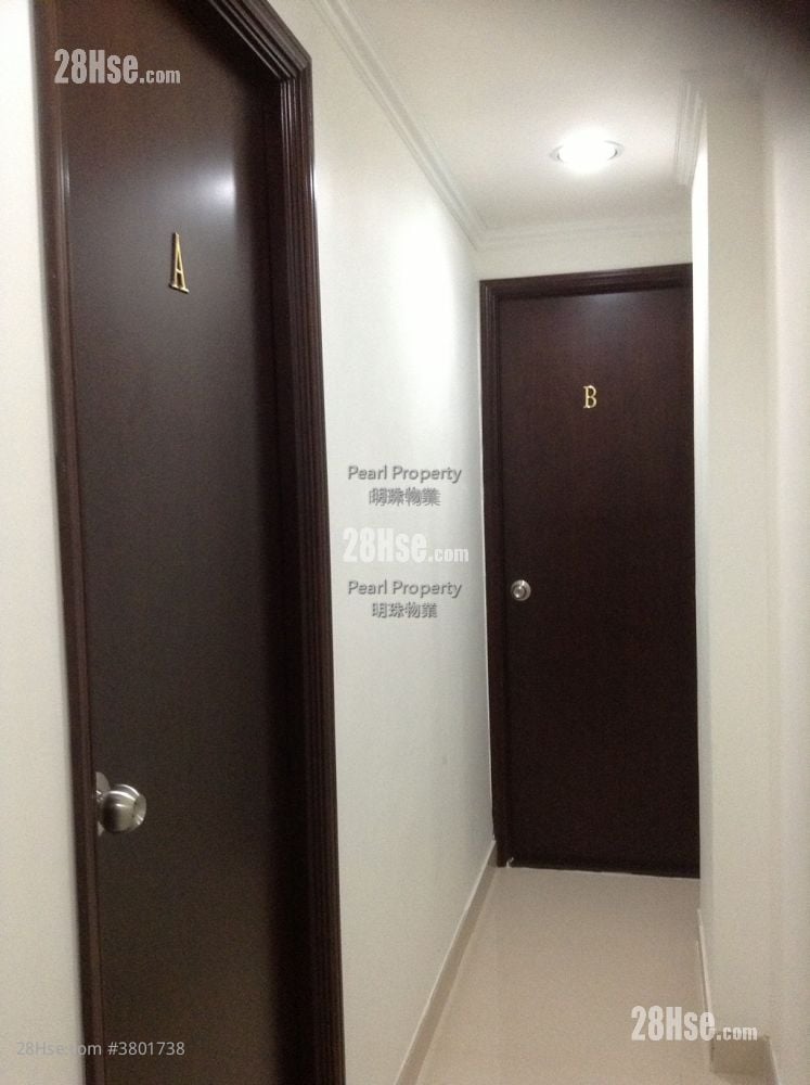 Hennessy Road Court Sell 2 Bedrooms , 2 Bathrooms 366 ft²