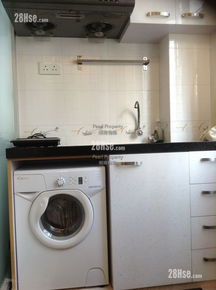 Hennessy Road Court Sell 2 Bedrooms , 2 Bathrooms 366 ft²