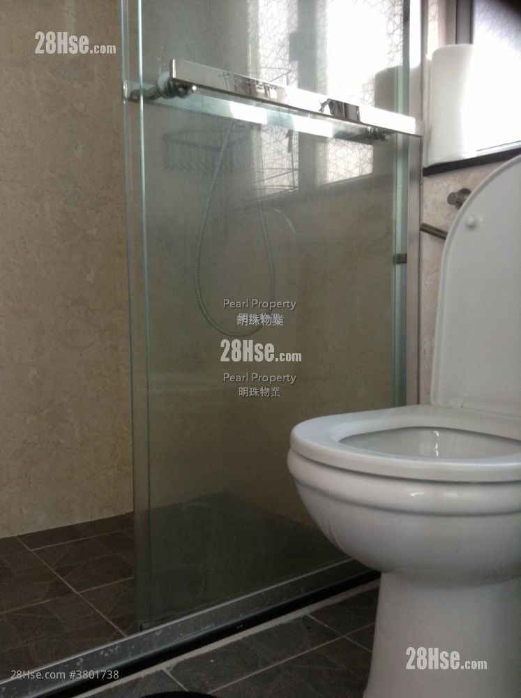 Hennessy Road Court Sell 2 Bedrooms , 2 Bathrooms 366 ft²