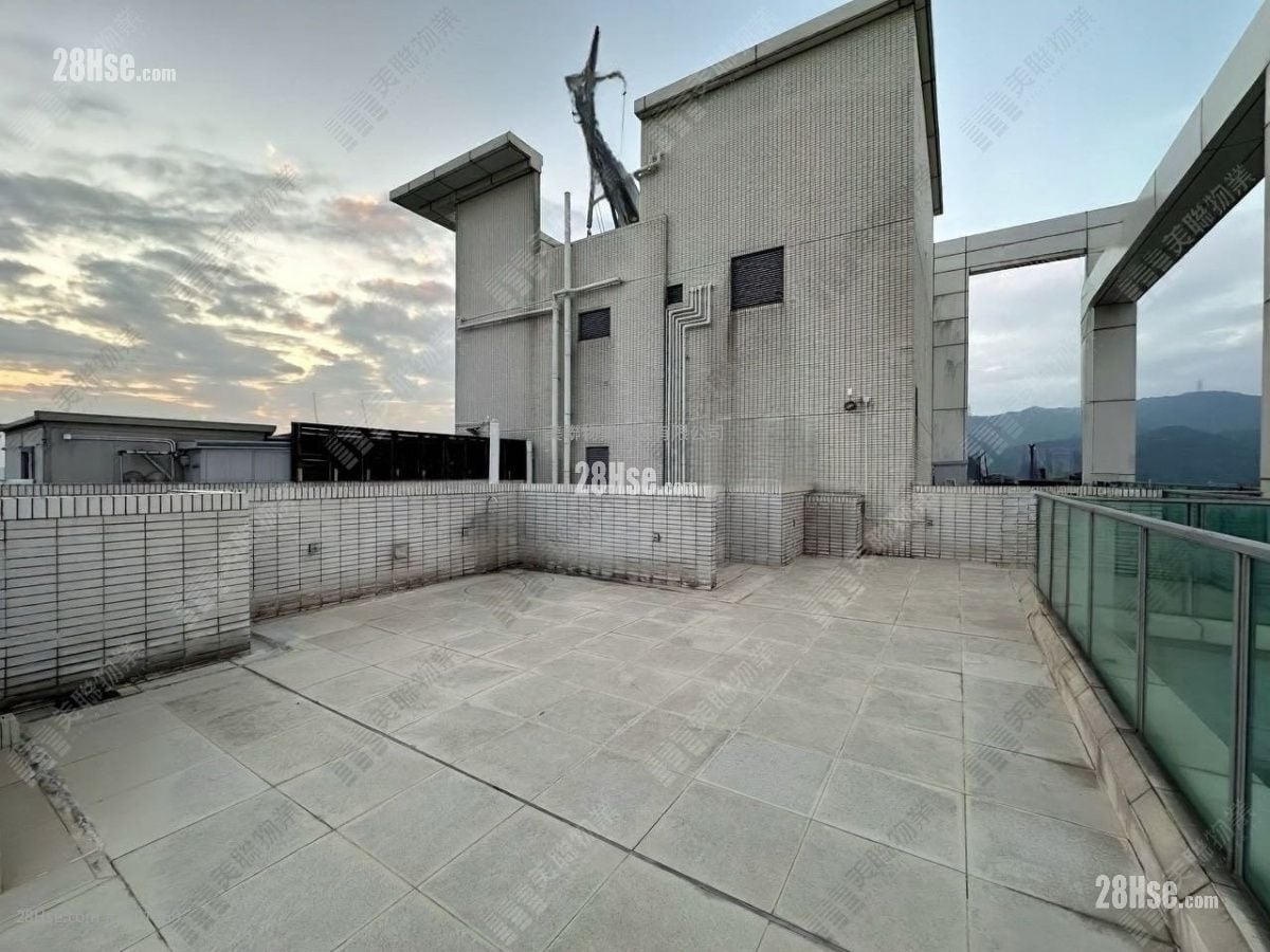 The Riverpark Sell 5+ Bedrooms , 5+ Bathrooms 2,141 ft²