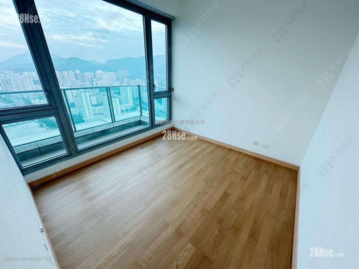 The Riverpark Sell 5+ Bedrooms , 5+ Bathrooms 2,141 ft²