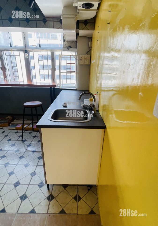 Elite Industrial Centre Rental 3 Bedrooms , 2 Toilets 1,230 ft²