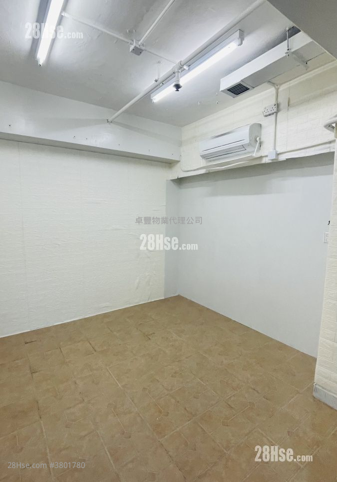 Elite Industrial Centre Rental 3 Bedrooms , 2 Toilets 1,230 ft²