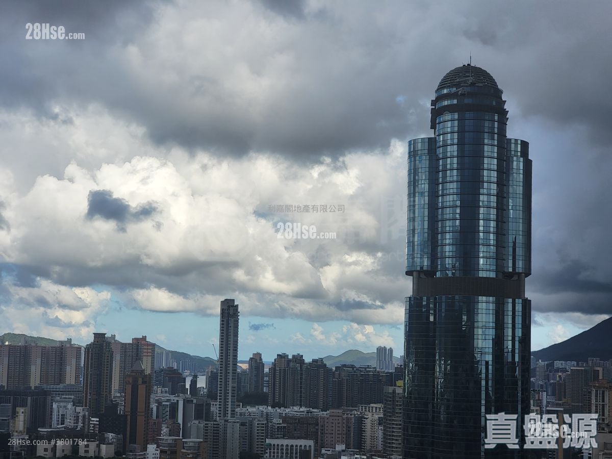 形品星寓 售盘 3 房 , 2 浴室 695 平方尺