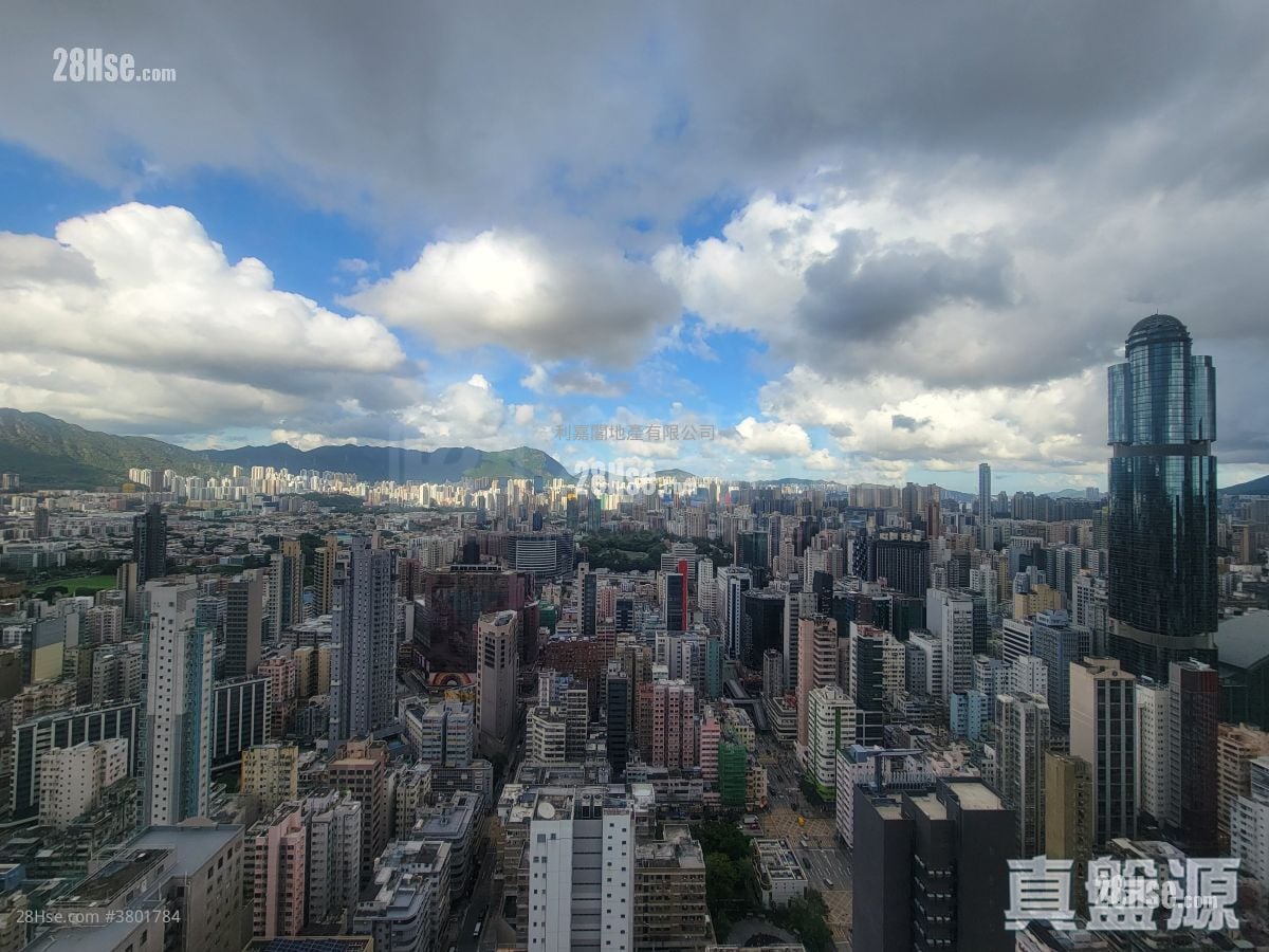 形品星寓 售盘 3 房 , 2 浴室 695 平方尺